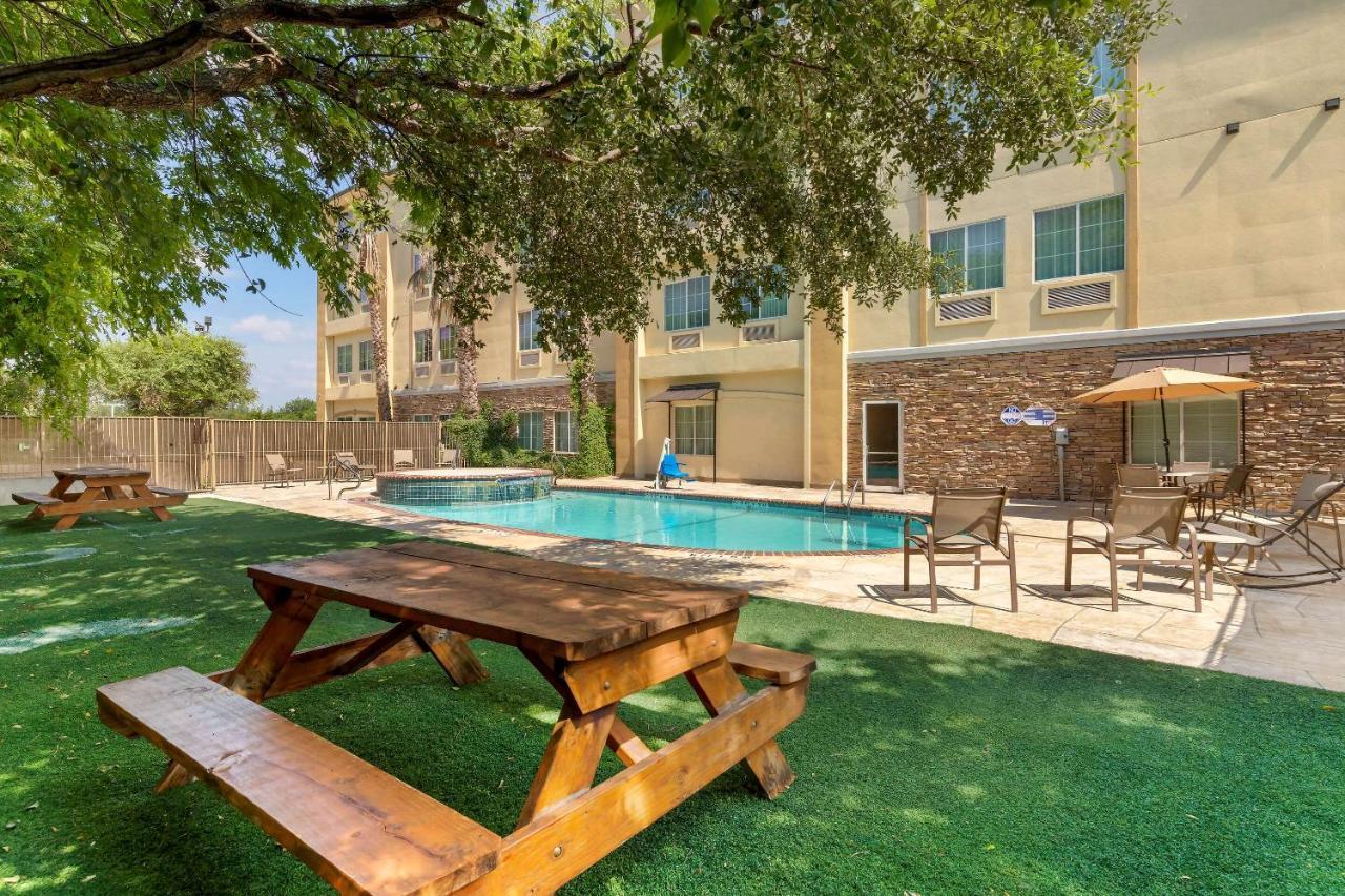 Comfort Inn & Suites Near Six Flags & Medical Center San Antonio Exteriör bild