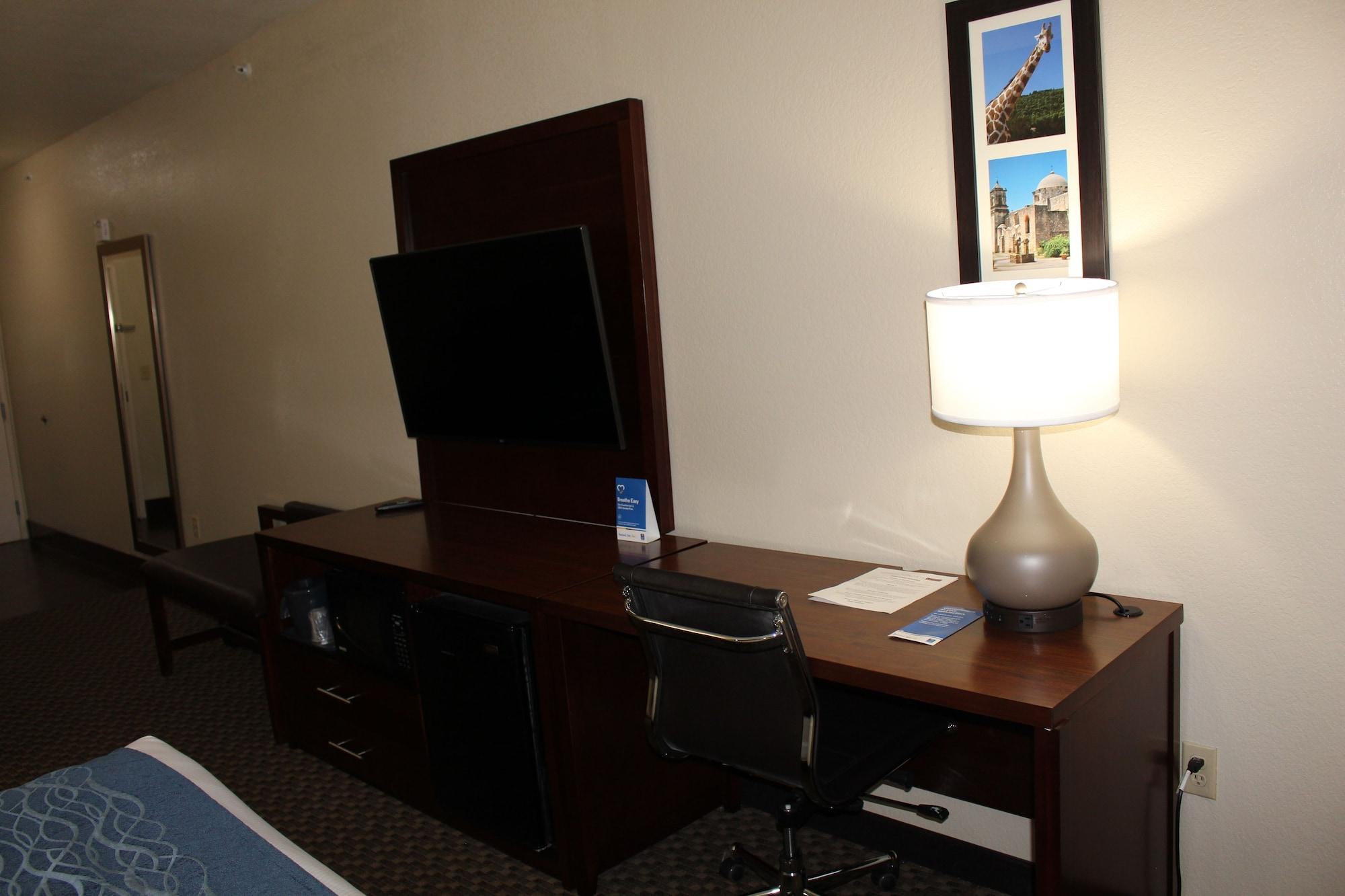 Comfort Inn & Suites Near Six Flags & Medical Center San Antonio Exteriör bild