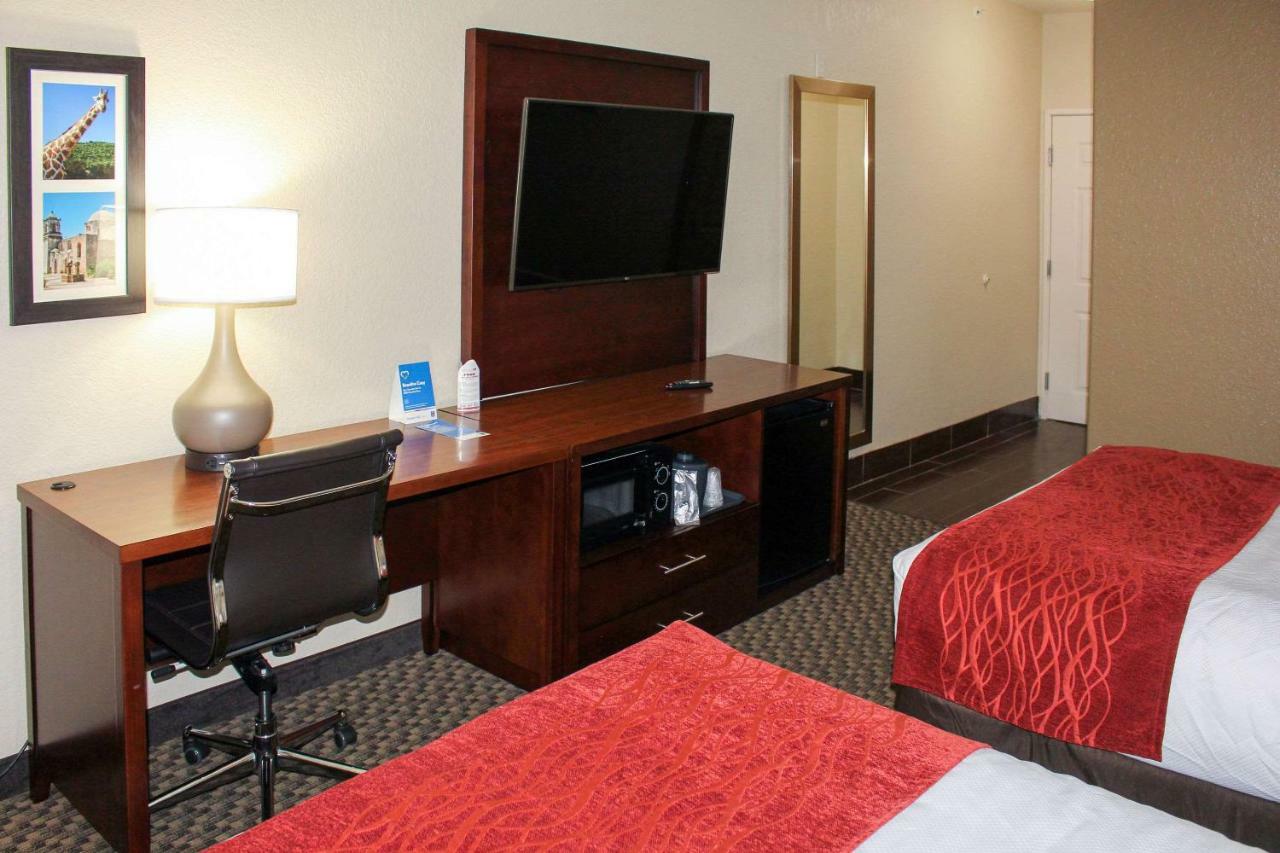 Comfort Inn & Suites Near Six Flags & Medical Center San Antonio Exteriör bild