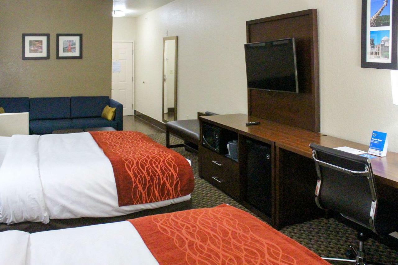 Comfort Inn & Suites Near Six Flags & Medical Center San Antonio Exteriör bild